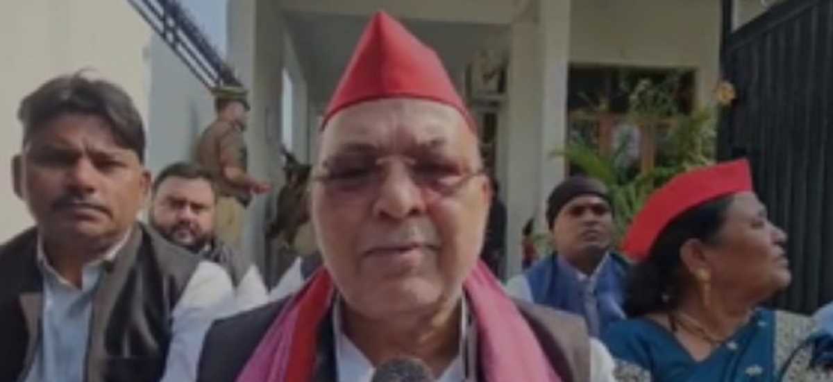 संभल में पीड़ितों पर दबाव डाल रहा प्रशासन, सपा नेता रविदास मेहरोत्रा का आरोप